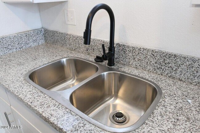 Building Photo - 3828 N 32nd St