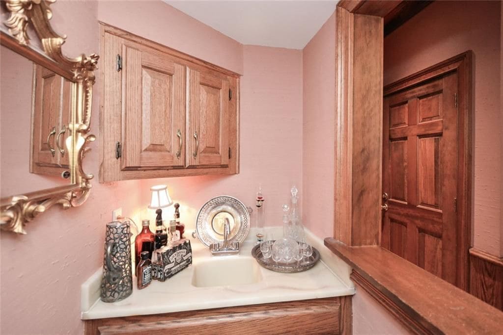 Building Photo - 1640 Lazy River Ln