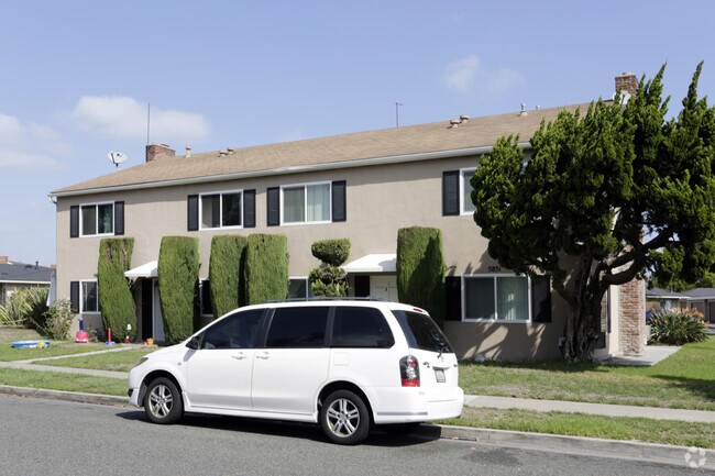 Building Photo - 5851 Belgrave Ave