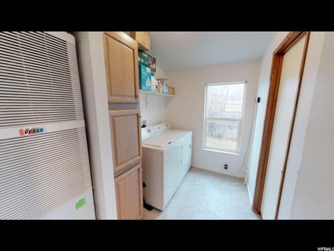 Building Photo - Beautiful Home Close to Everything