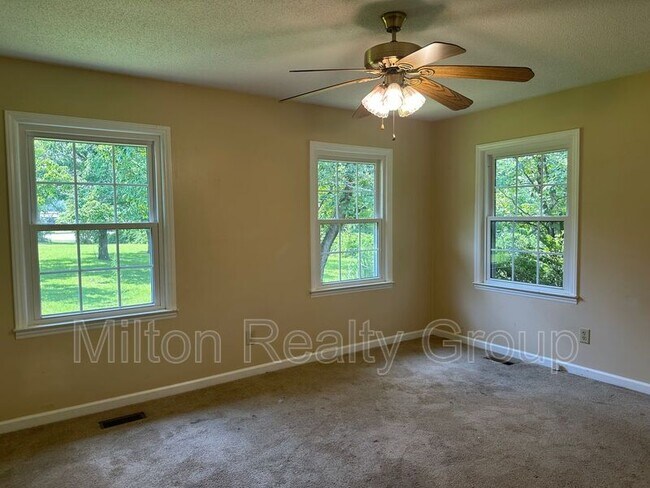 Building Photo - 12013 NC-210