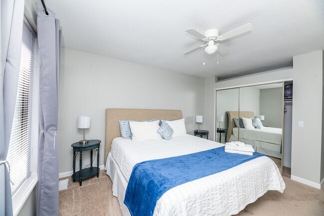 Building Photo - Charming and Spacious Home