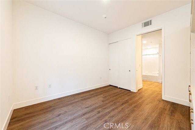 Building Photo - 709 E Walnut St