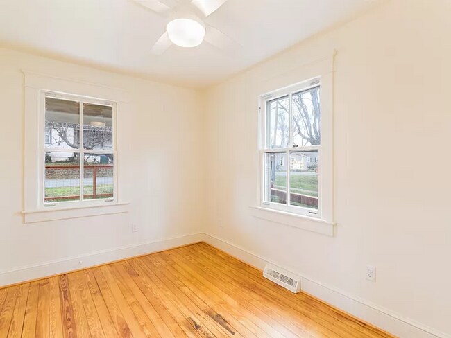 Building Photo - Beautifully Restored Belmont Gem With Fenced Yard