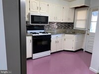 Building Photo - 2167 Graythorn Rd