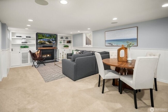 Building Photo - 5606 59th Ave NE