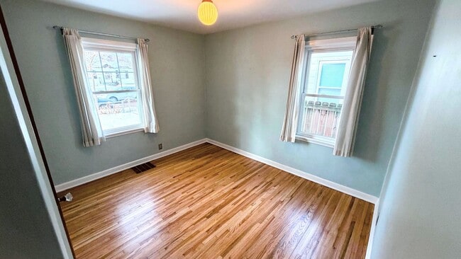 Building Photo - Charming 2BR Home with Yard and Garage in Northeast