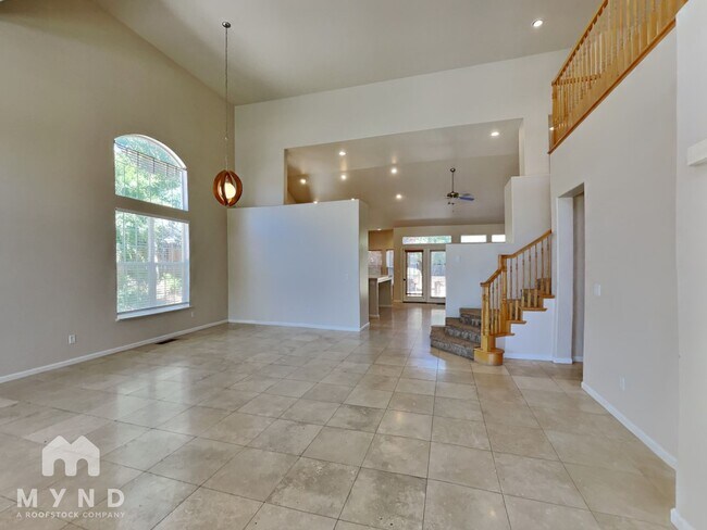 Building Photo - 695 Citadel Rd