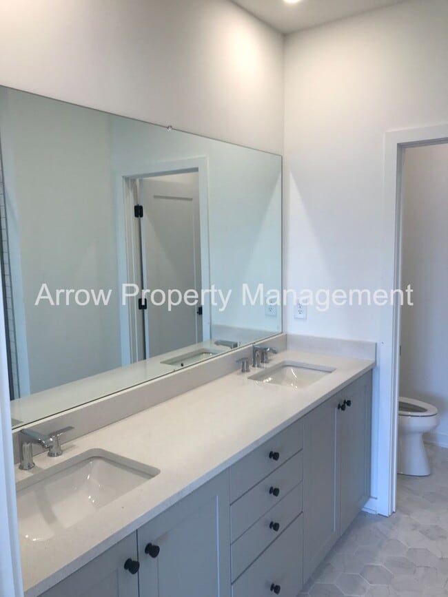 Building Photo - Immaculate new construction in the Nations!