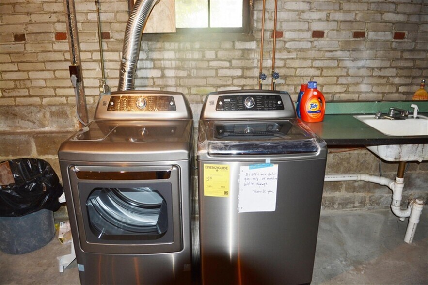 Building Photo - 169 Harvard St