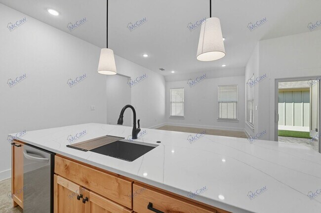 Building Photo - 102 Cardinal Wds