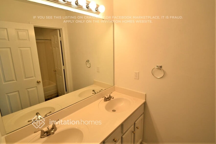 Building Photo - 427 Katonah Ave