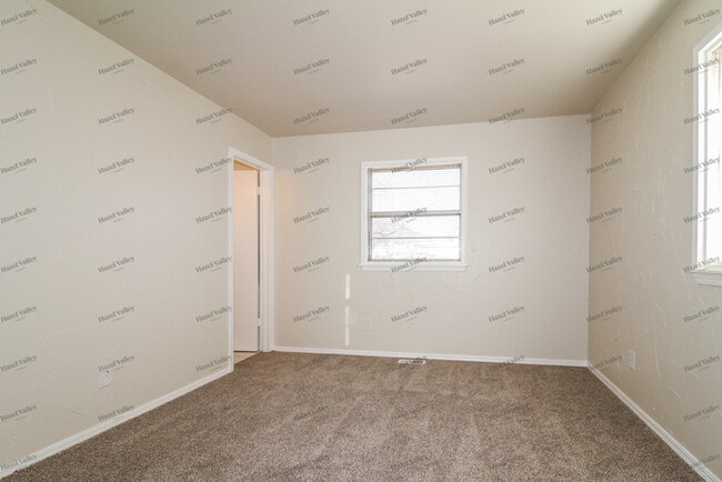 Building Photo - 301 Fay Ave