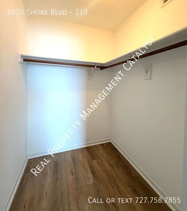 Building Photo - 6020 Shore Blvd S