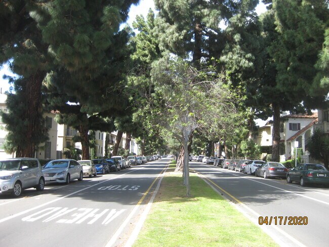 Building Photo - 4251 Degnan Blvd