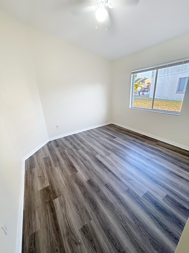 Building Photo - 12820 Longcrest Dr