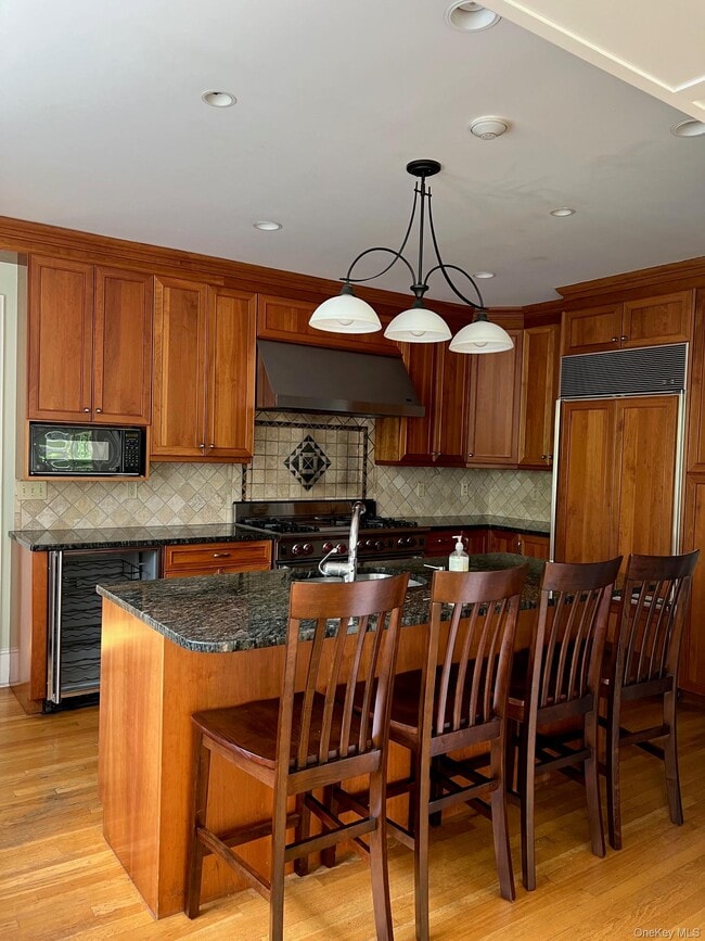 Building Photo - 246 Beechmont Dr
