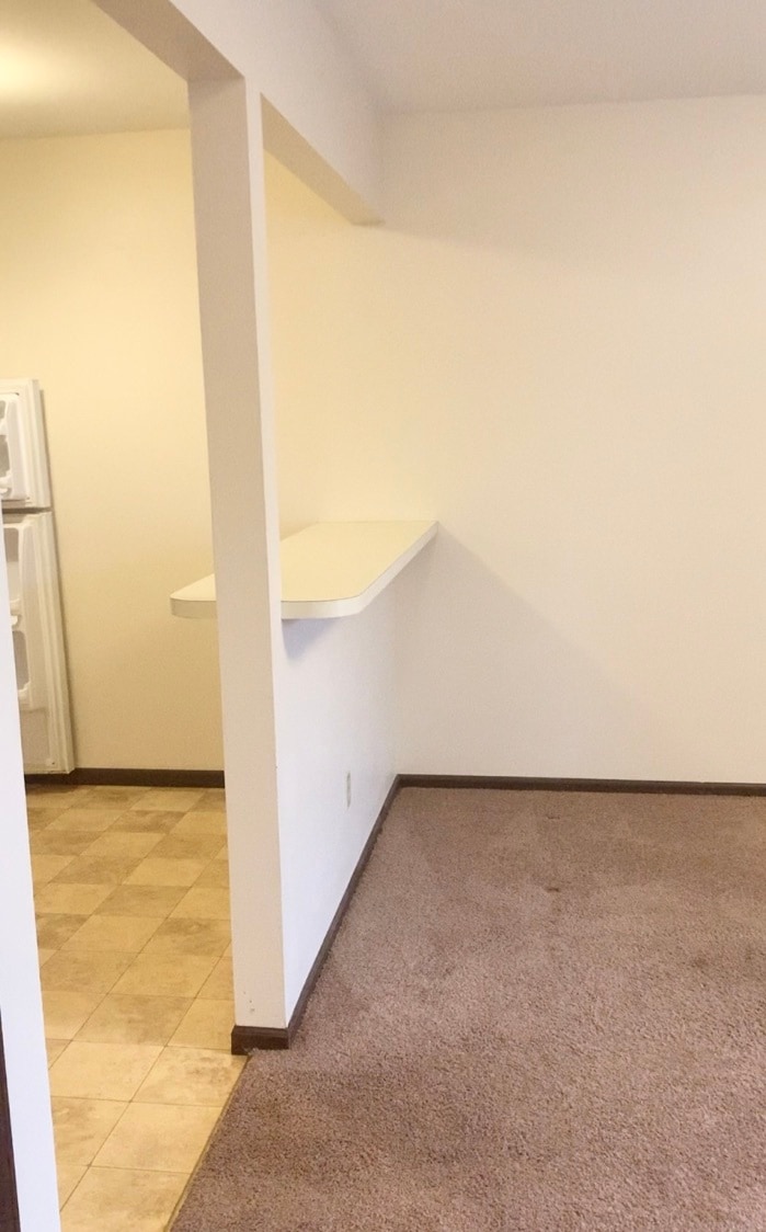 Building Photo - 1100 W High St