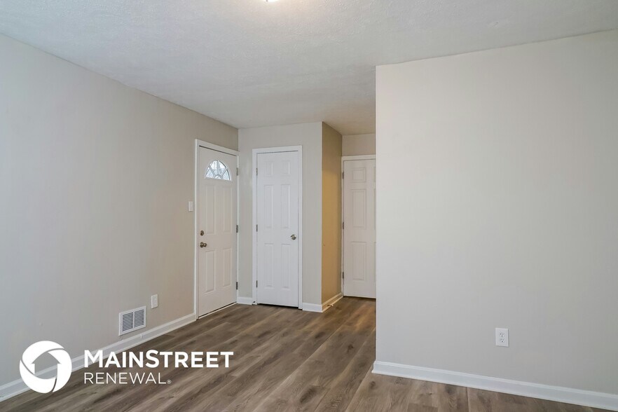 Building Photo - 5405 Tivoli Dr