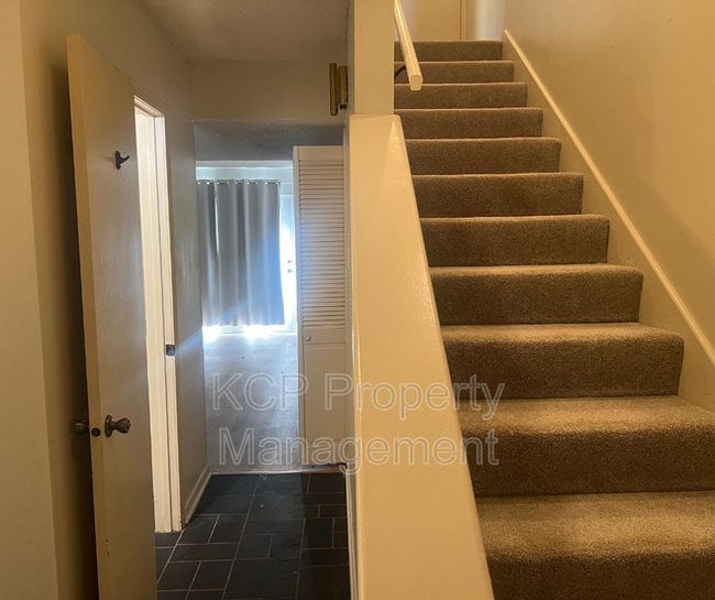 Building Photo - 2820 S O St