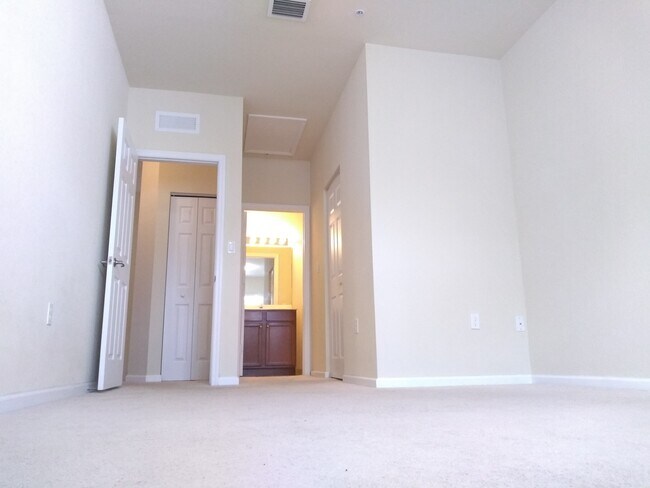 Building Photo - 8620 NW 97th Ave