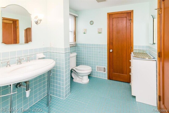 Building Photo - 7527 Hartwell St