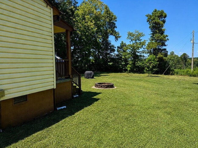 Building Photo - 3765 Longview Dr