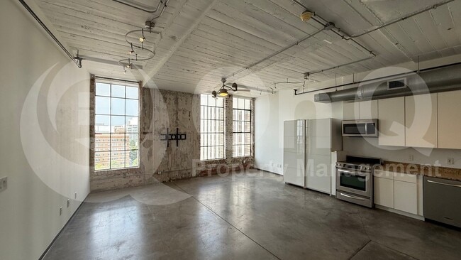 Building Photo - 1122 Jackson St
