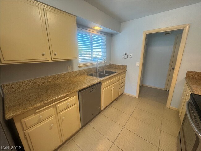 Building Photo - 4420 Del Monte Ave