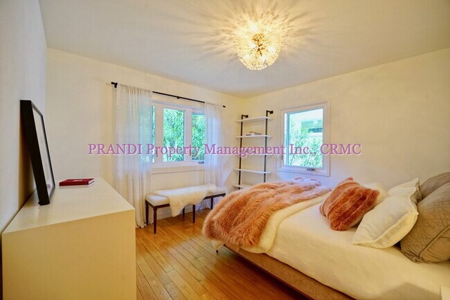 Building Photo - 22 Madrone Ct