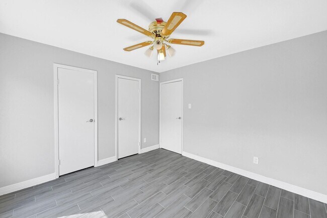 Building Photo - 18519 Egret Bay Blvd