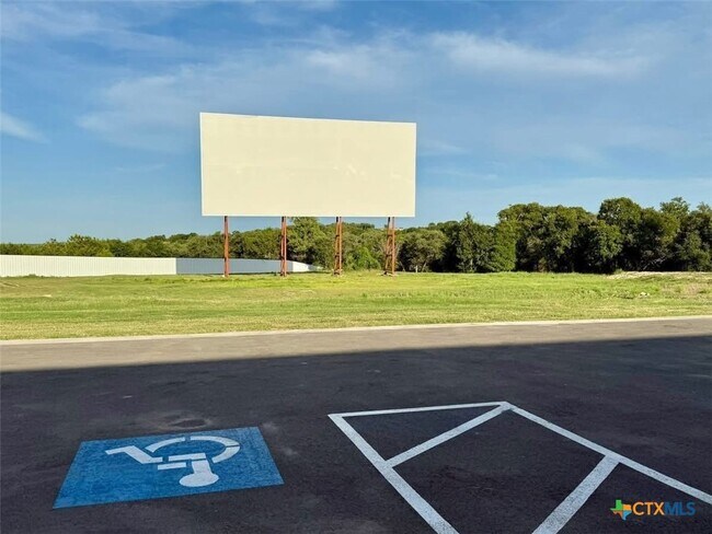 Building Photo - 2963 Barr Ln