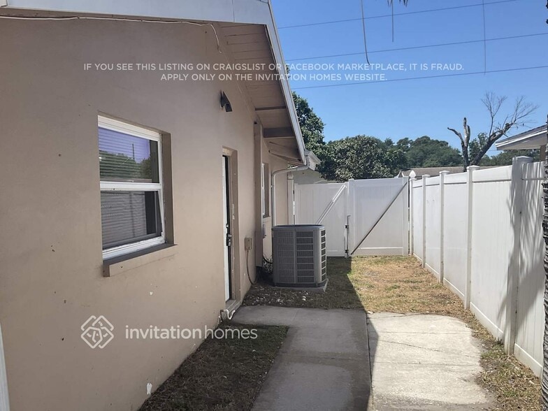 Building Photo - 981 Porter Dr