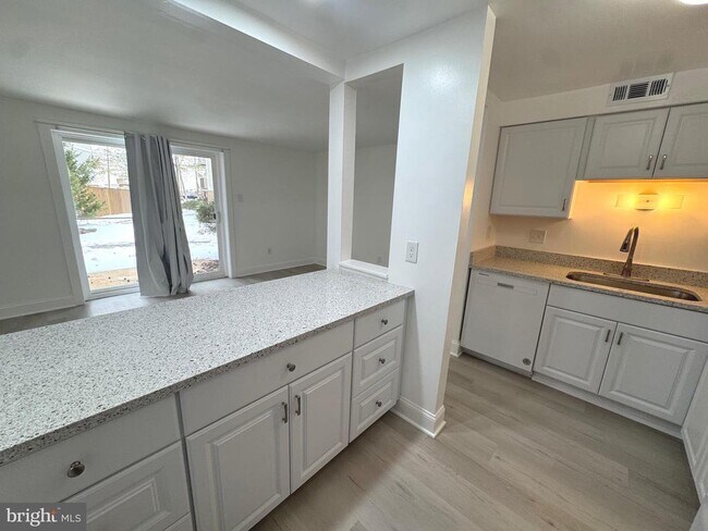 Building Photo - 4420 Groombridge Way