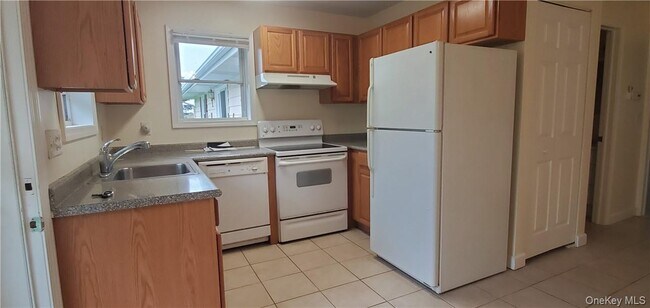 Building Photo - 410 Plattekill Ardonia Rd