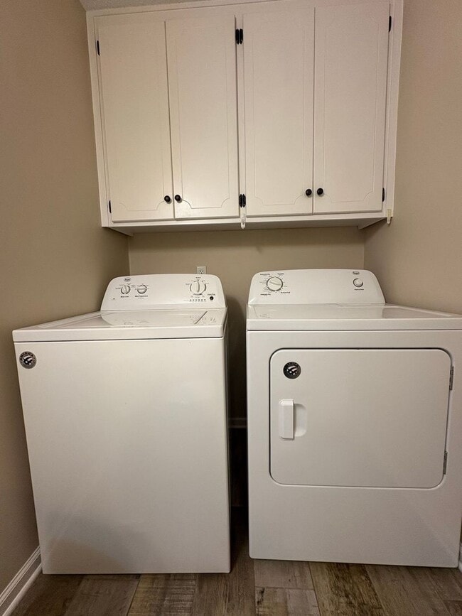 Building Photo - Dunwoody Subdivision