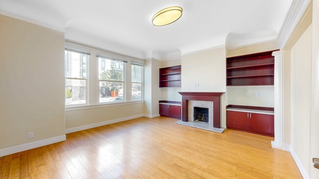 Building Photo - 1627 Clay St