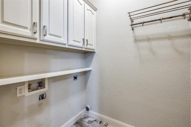 Building Photo - 8779 Oak Stream