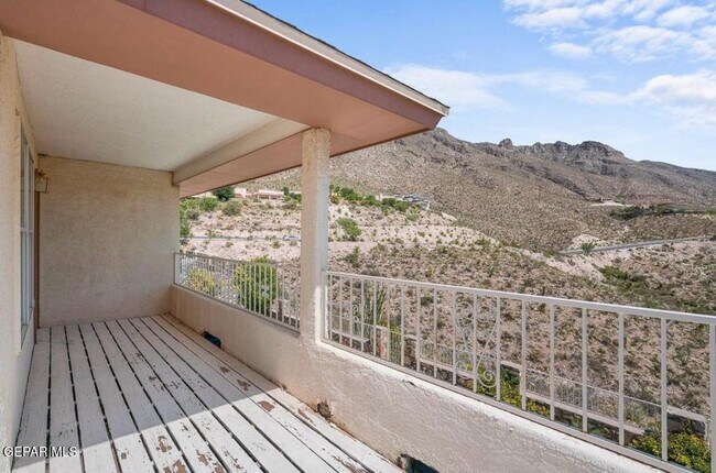 Building Photo - 684 Moondale Dr