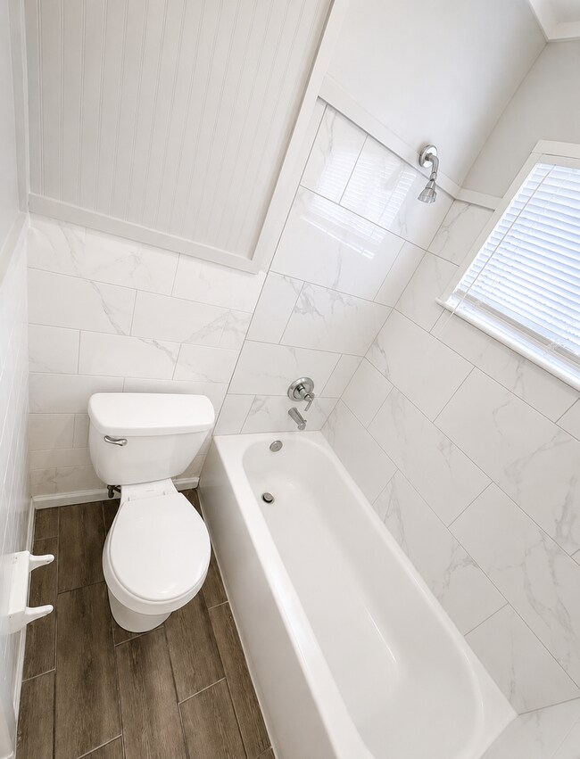 Building Photo - Charming 4BR-1BA Home! MOVE-IN SPECIAL + FREE 50" SMART TV!