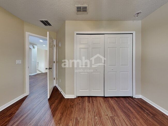 Building Photo - 2065 Home Again Rd