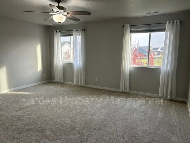 Building Photo - 7051 W Plateau Crk Dr