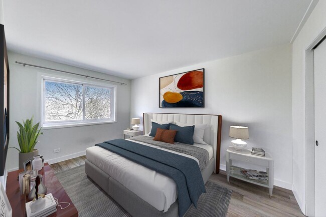 Building Photo - 600 S York St