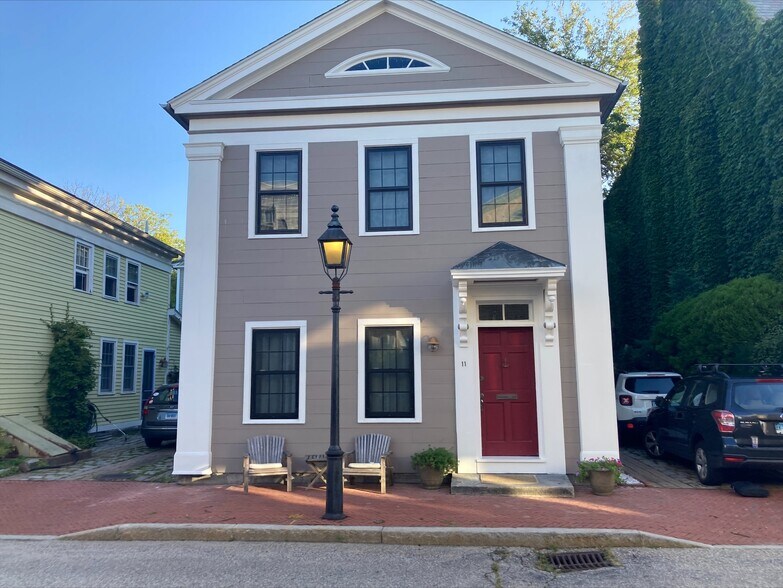 Building Photo - 11 Starr St