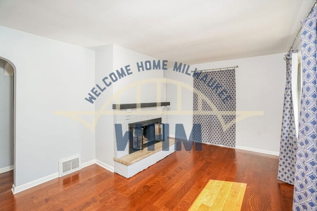 Building Photo - 4902 W Lynndale Ave