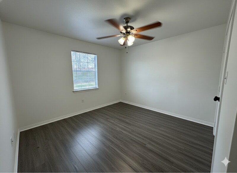 Building Photo - 2101 State Hwy 3