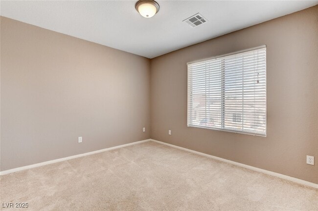 Building Photo - 1005 Roaring River Ave