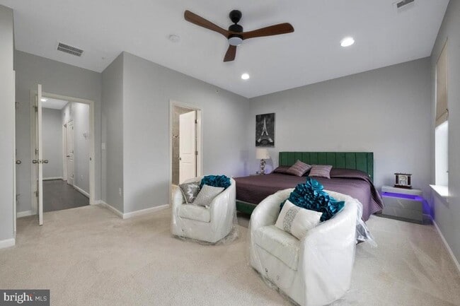 Building Photo - 518 Harborview Dr