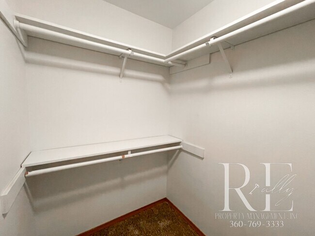 Building Photo - Stunning 3-Bedroom Home with Vaulted Ceilings, RV Parking & Fenced Yard!