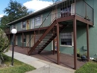 Building Photo - Studio